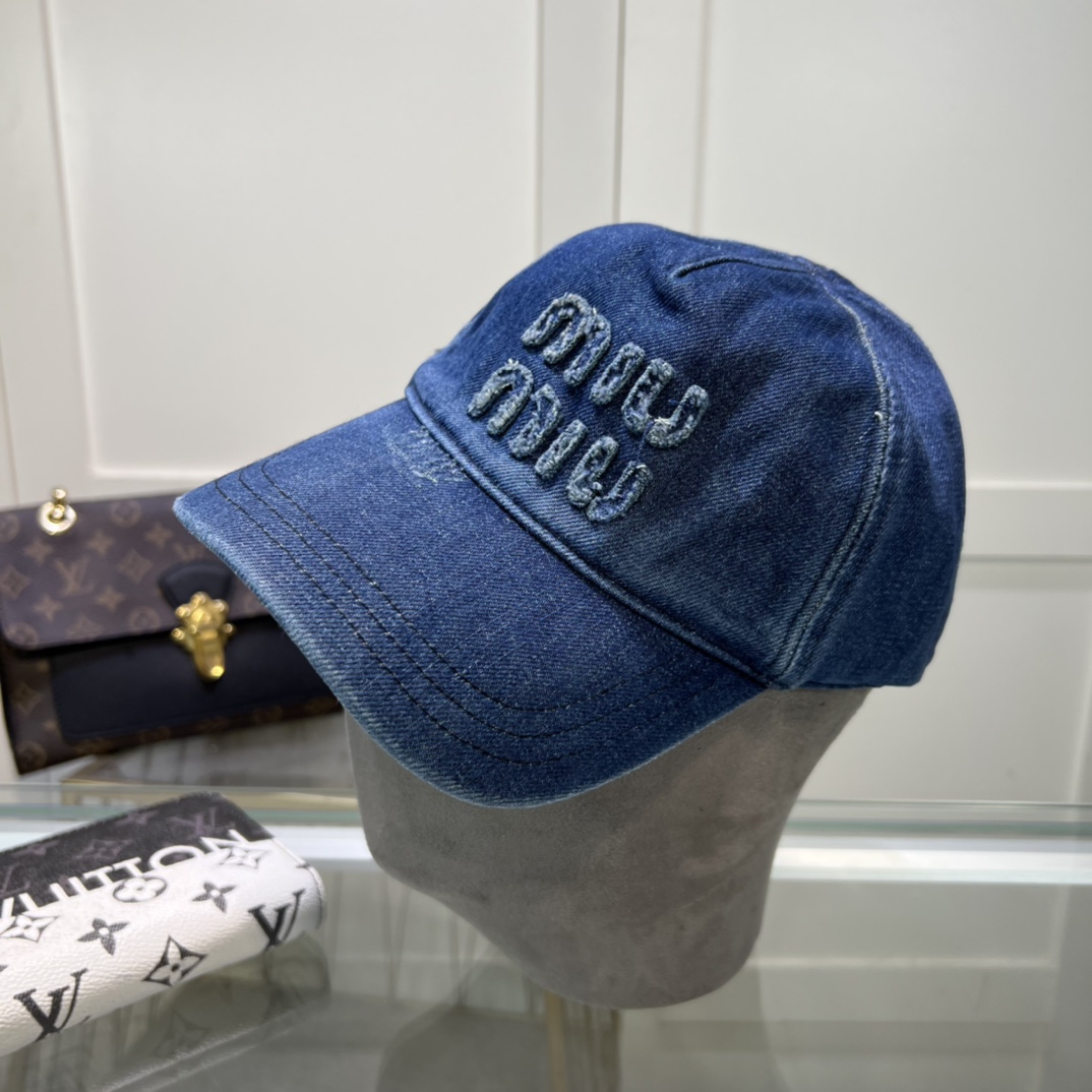 Miu Miu Baseball Cap - everydesigner