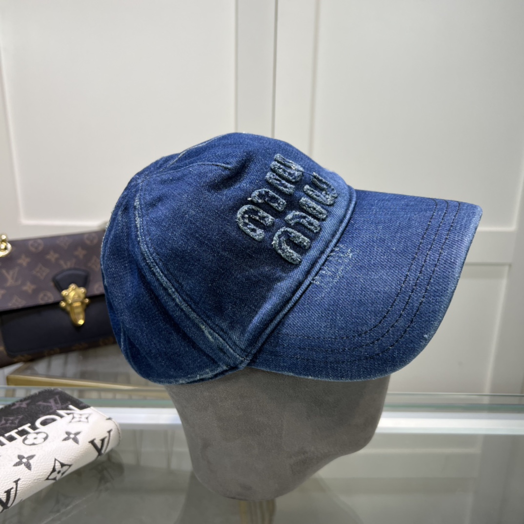 Miu Miu Baseball Cap - everydesigner