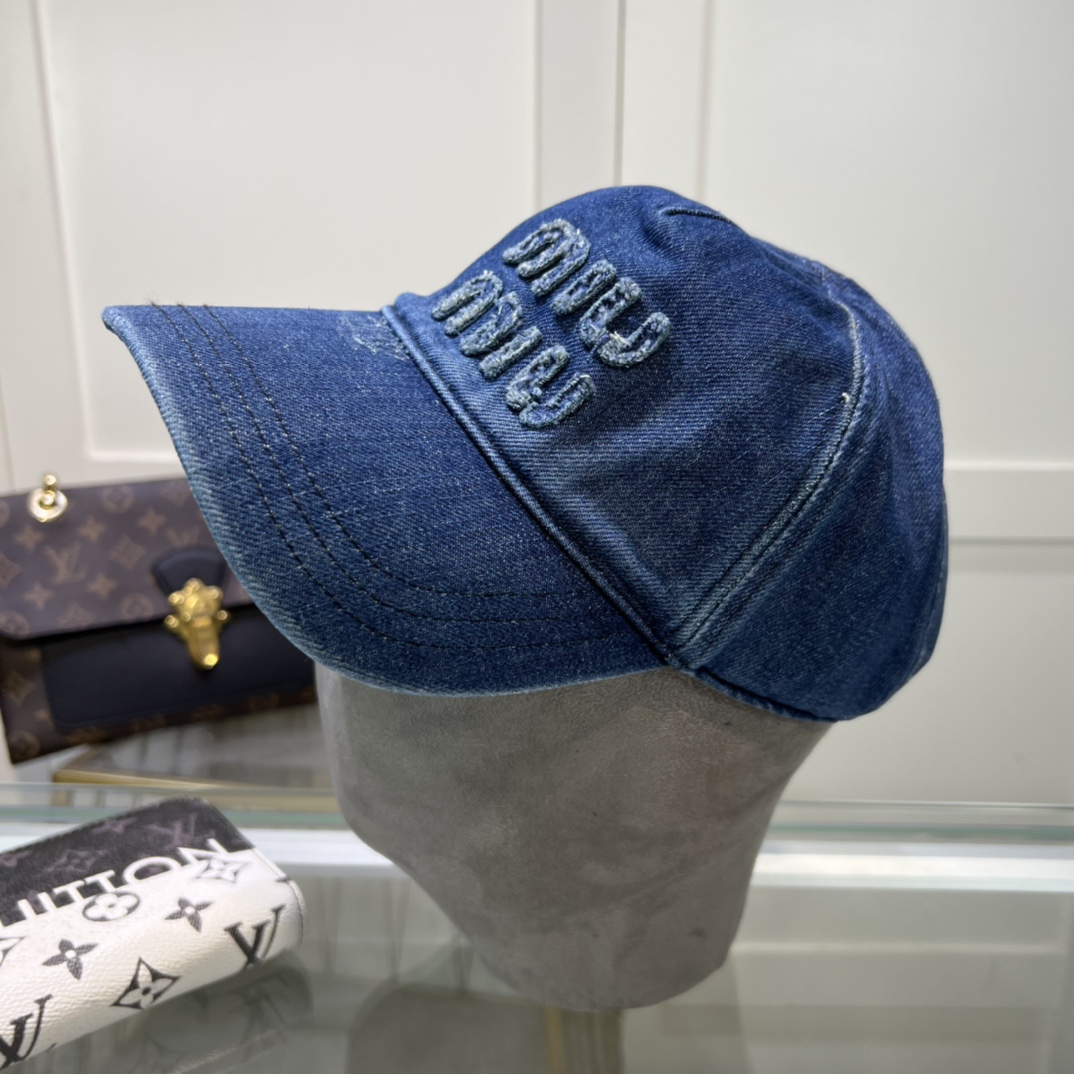 Miu Miu Baseball Cap - everydesigner