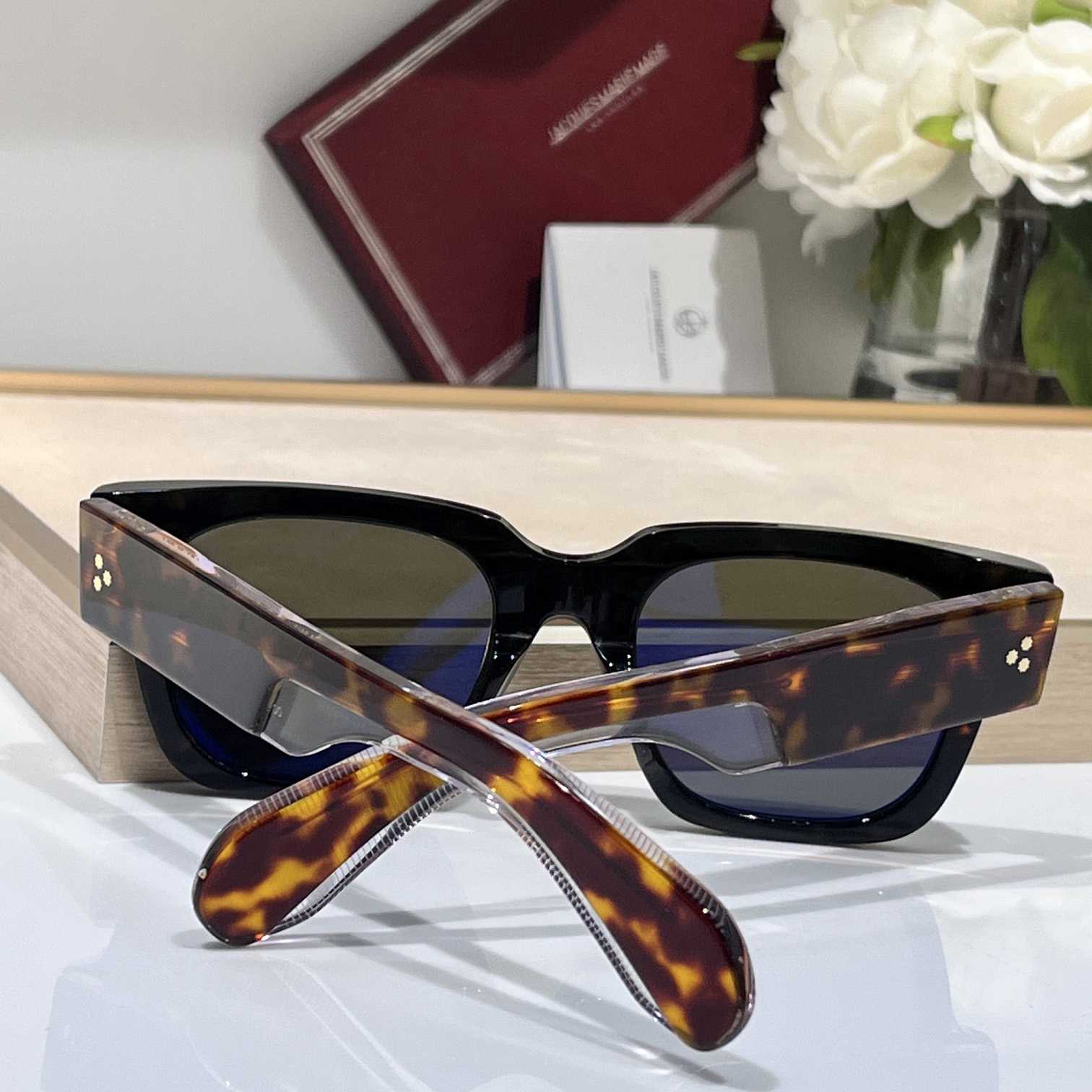 Jacquemus ENZO Sunglasses - everydesigner