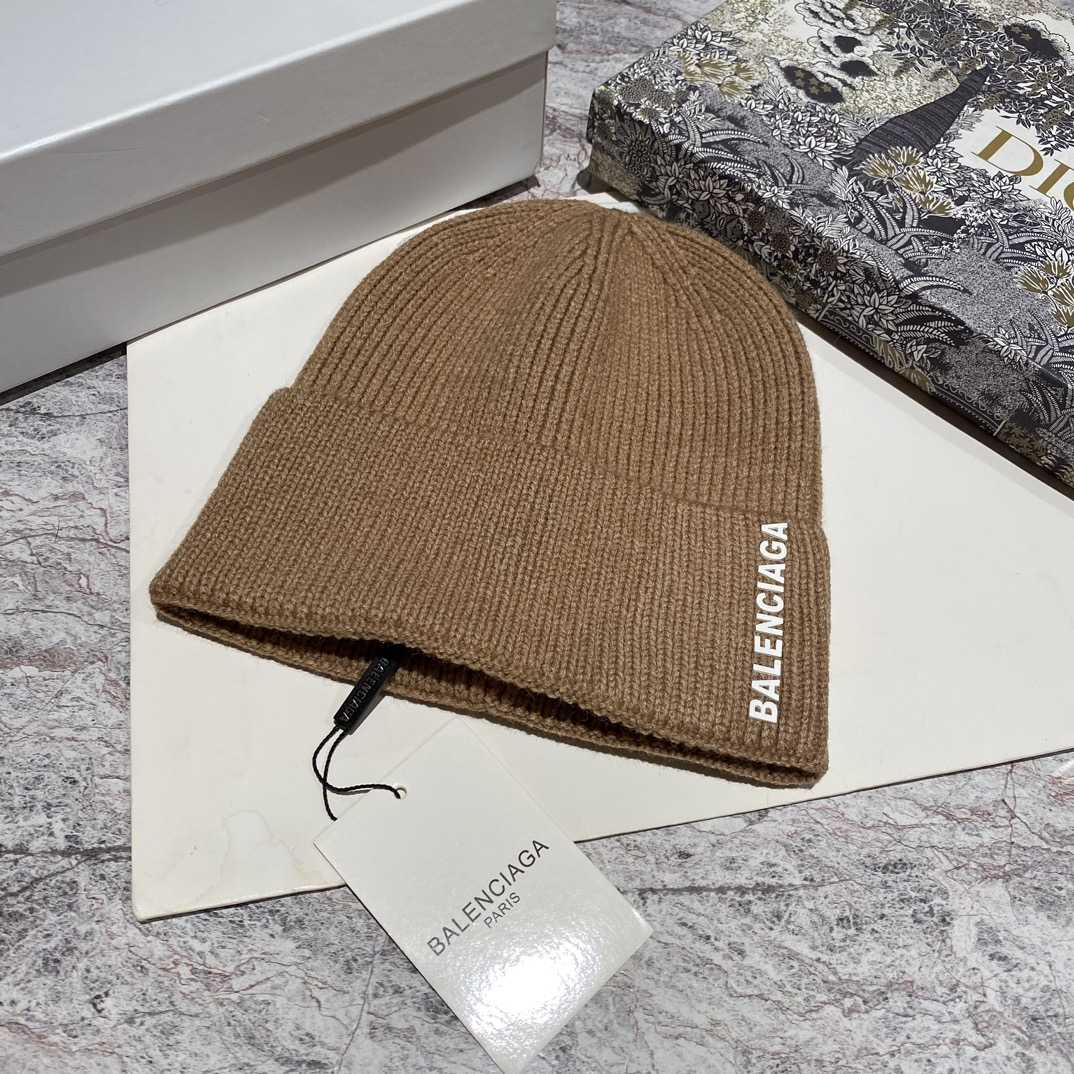 Balenciag Beanie  - everydesigner