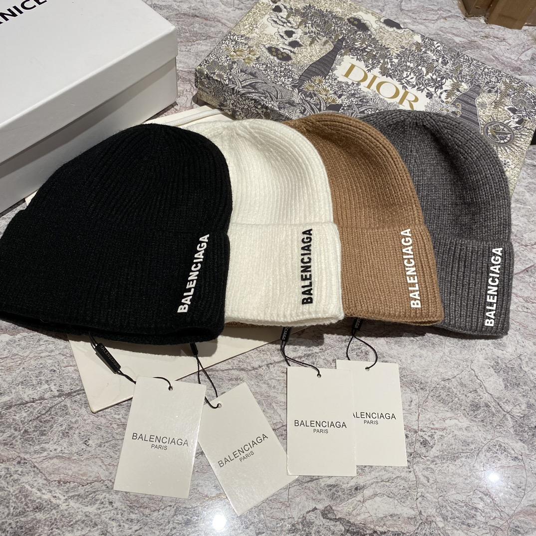 Balenciag Beanie  - everydesigner