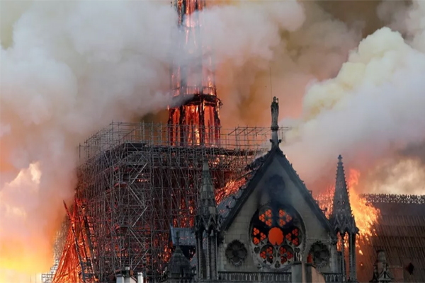 Gucci CEO Pledges 100 Million Euros To Rebuild Notre Dame - everydesigner